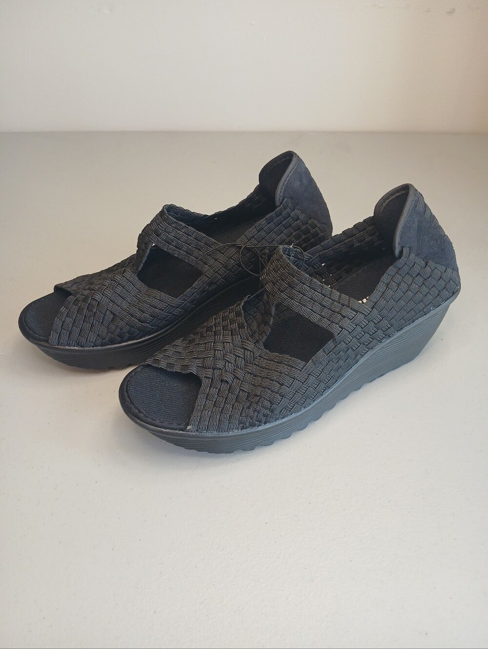 New! White Mt. Black Woven Stretch Open Toe Cut Out T Strap Wedge Sandals 10M